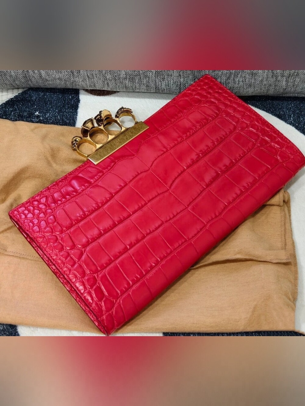 ALEXANDER MCQUEEN Four-Ring Croc-Embossed Clutch Bag In Red
